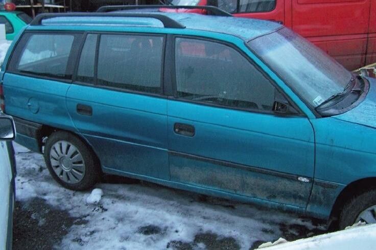 Astra f универсал продам по запчастям
