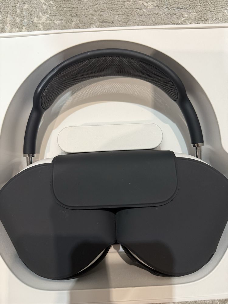 Продаю airpods max