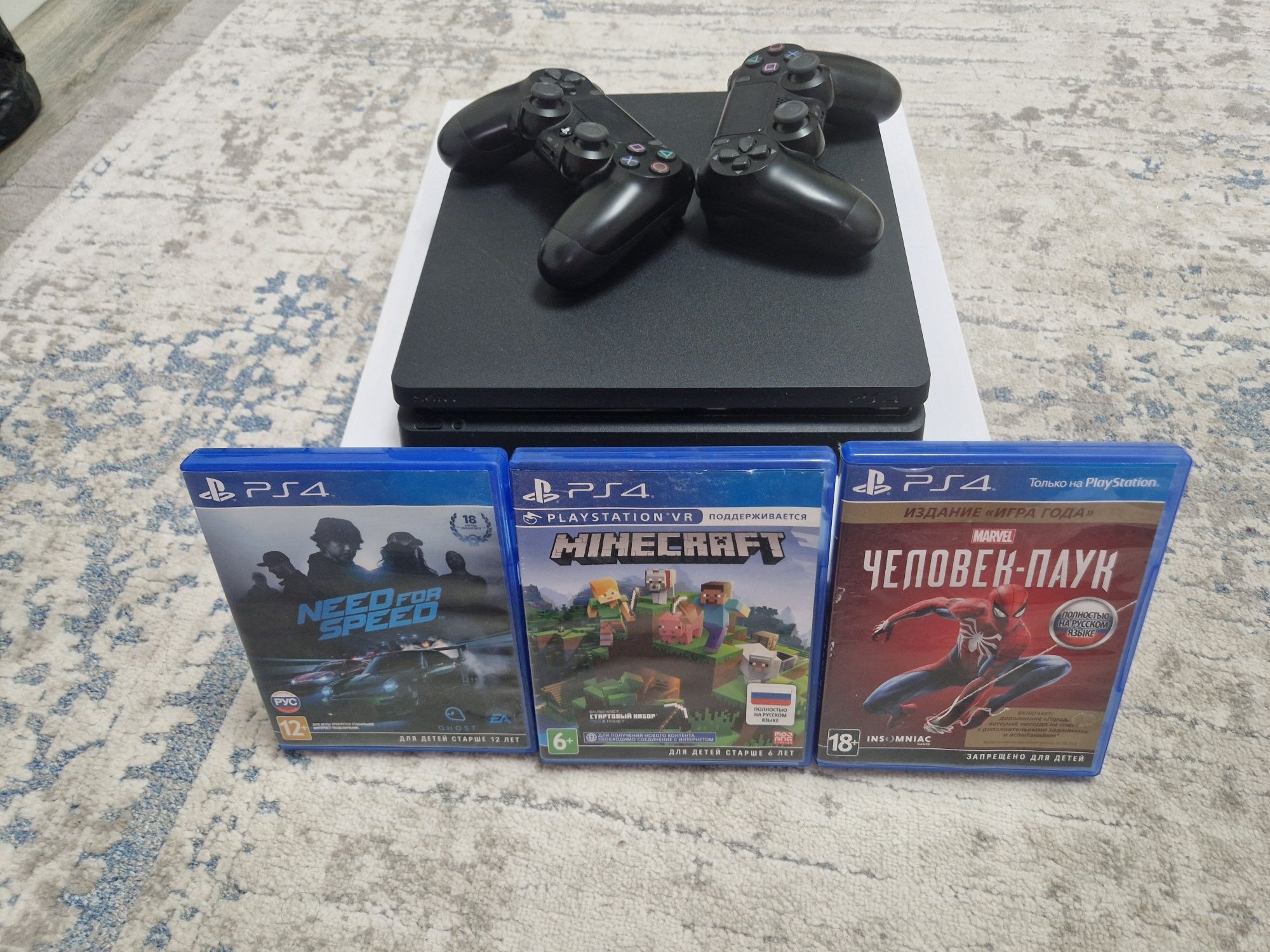 Продам PS4 Slim 1 TB
