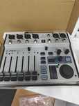 Микшерный пульт Behringer flow 8