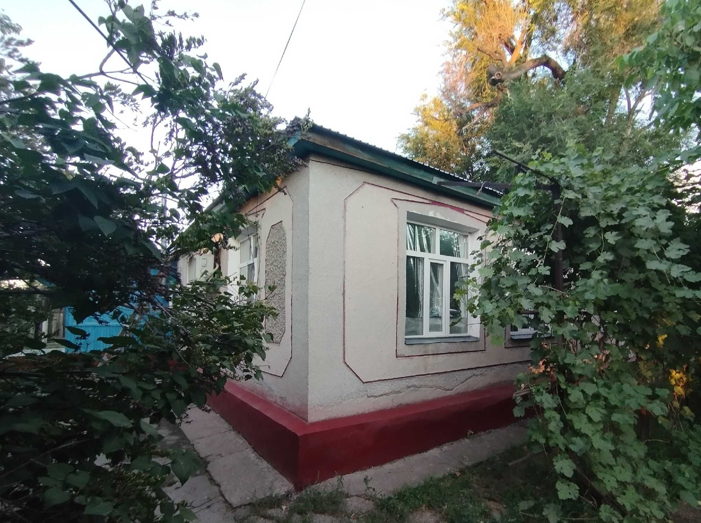 Продается дом в центре с. Толе Би около Акимата