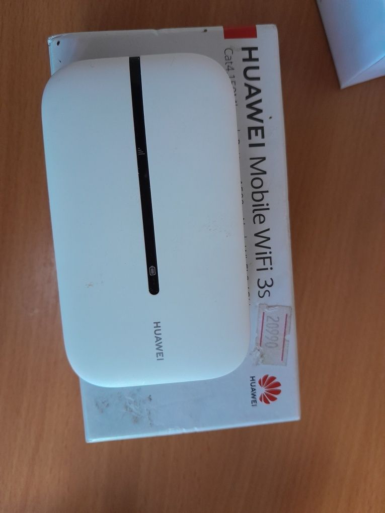 WiFi HUAWEI, новые, сим-карты актив, есть коробка,документы