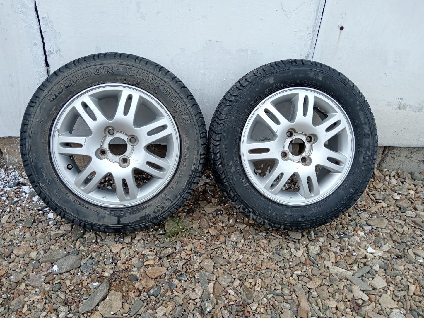 Продам колесо лето 2шт на 185/65/R14