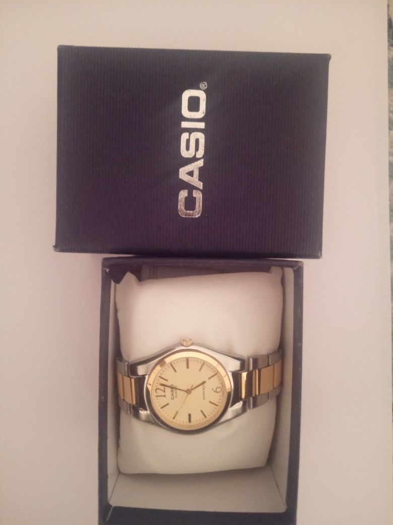Наручные часы Casio