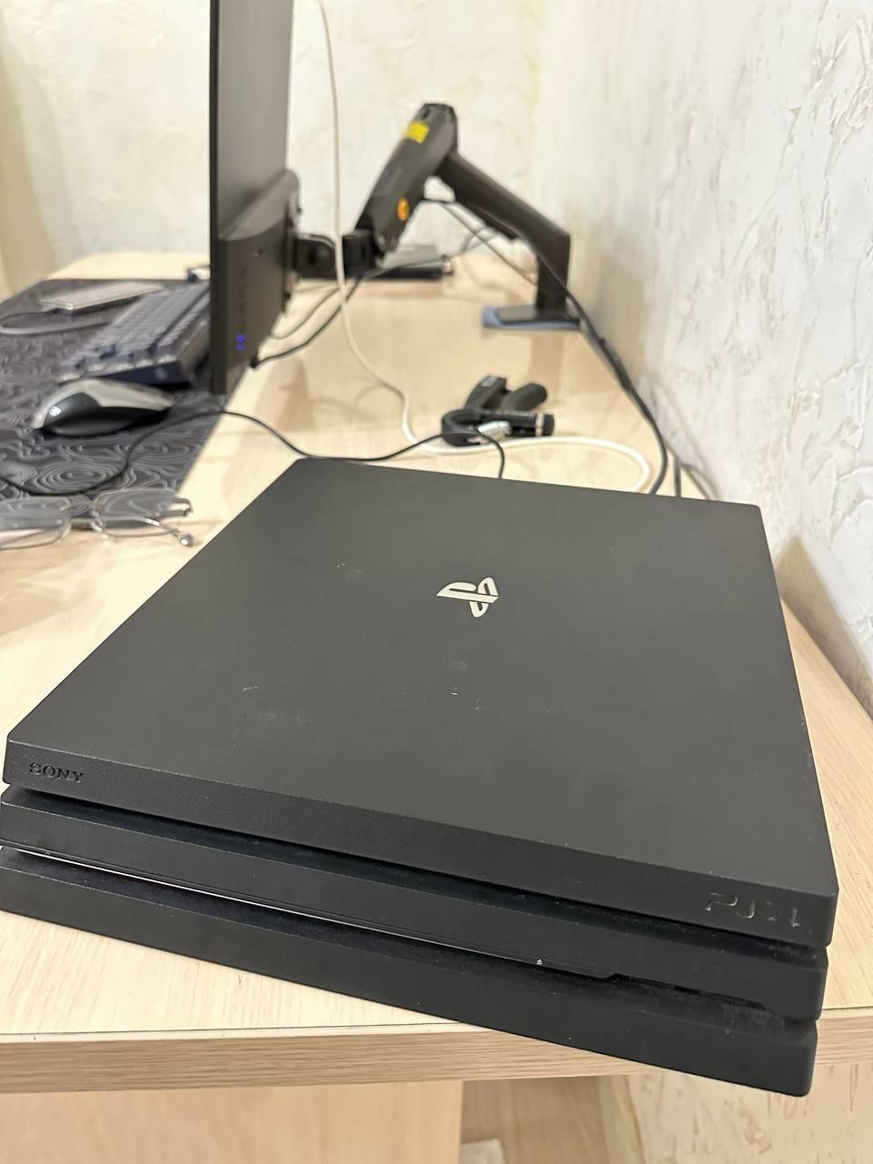 СРОЧНО! PS4 Pro 1TB + 3 геймпада + Топ игры + Док. .Станция