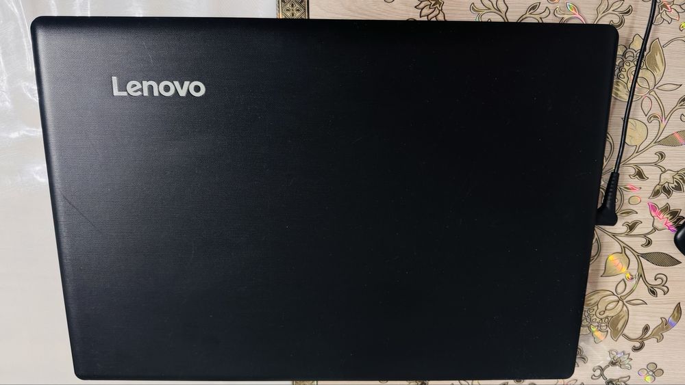 Ноутбук Lenovo идеальный