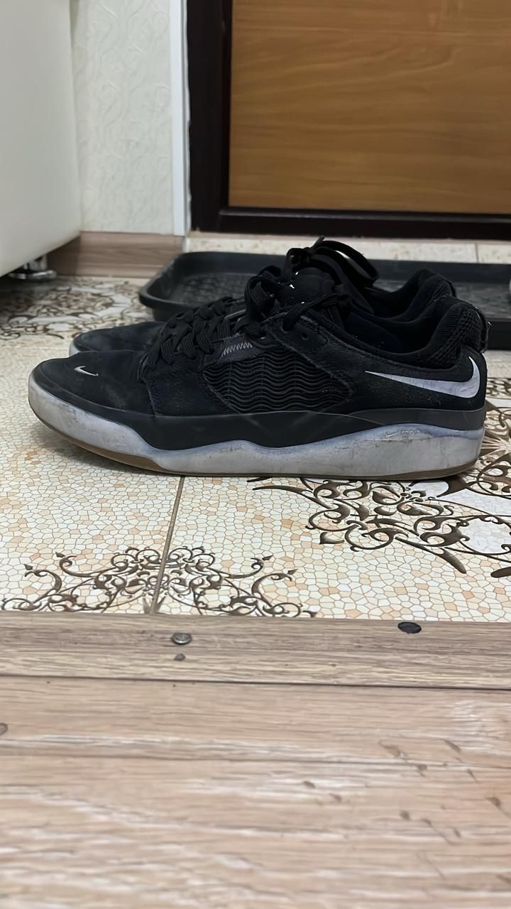 Продаю кроссовки "Nike" оригинал
