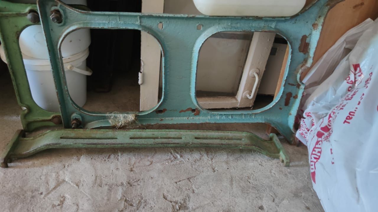Продам швейную машинку 22А класса ( промышленная)