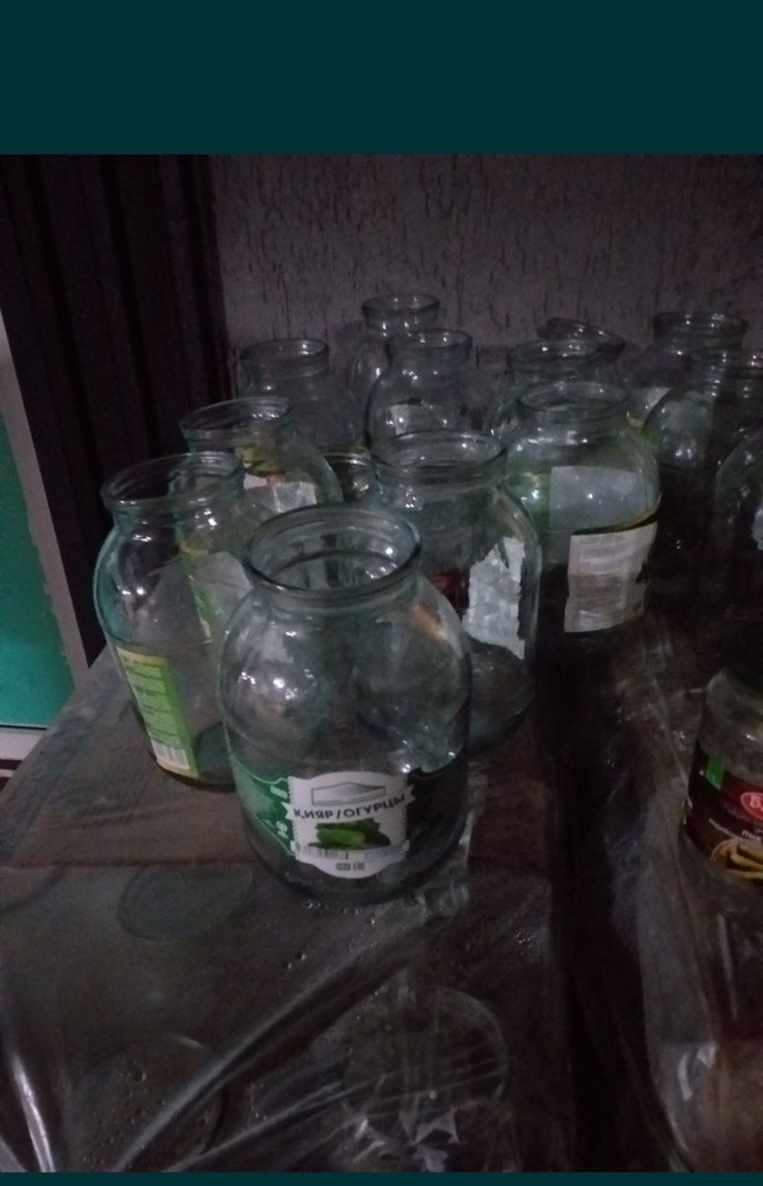 Продам 2 литровый банки большом количестве