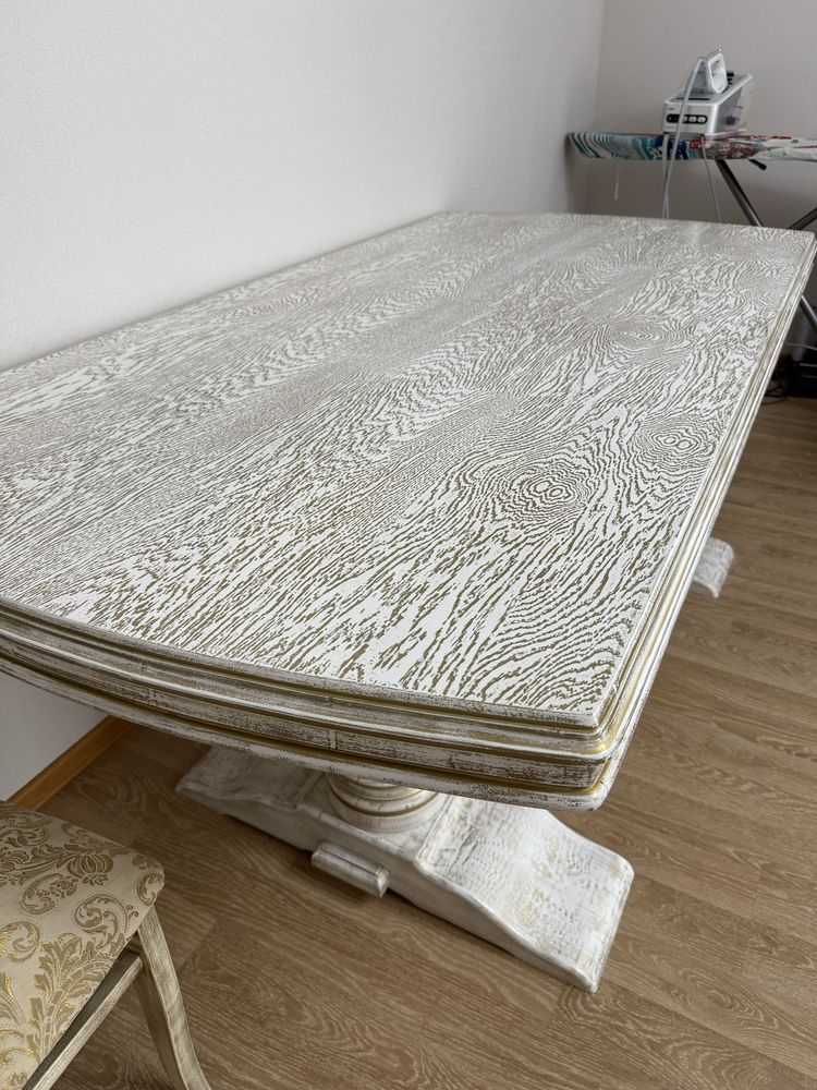 Продам стол 100/200