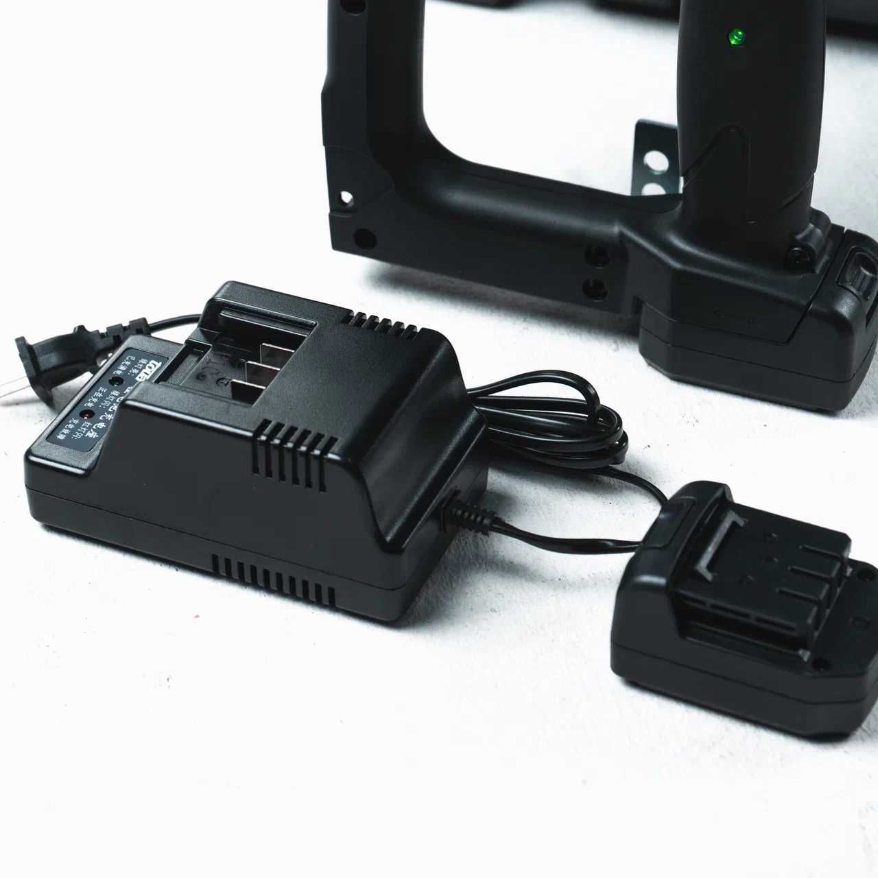 Монтажный пистолет TOUA GSN50D