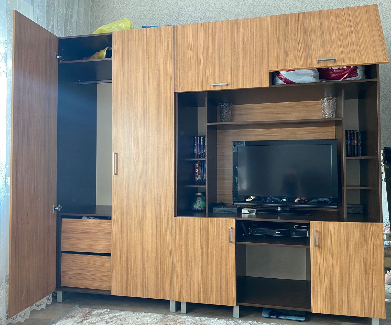 Продам стенку и комод