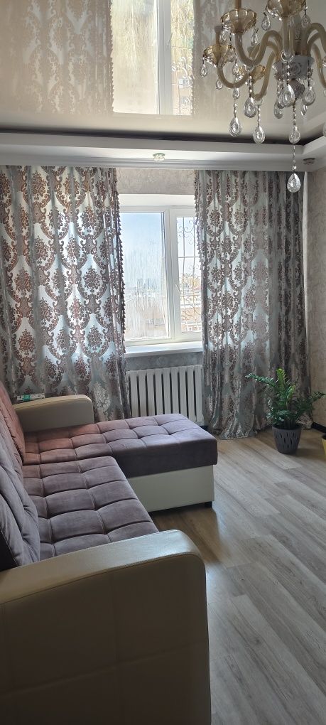Продам шторы в хорошем состоянии, самовывоза