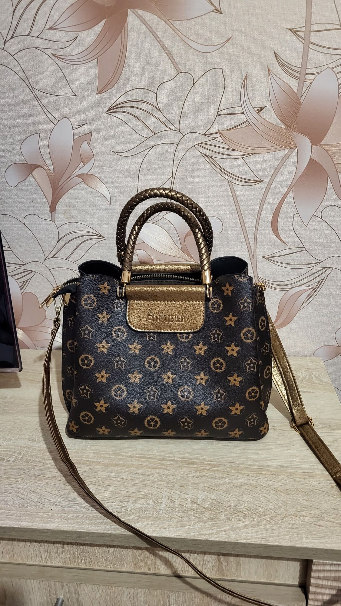 Продам Сумки кожанные разные