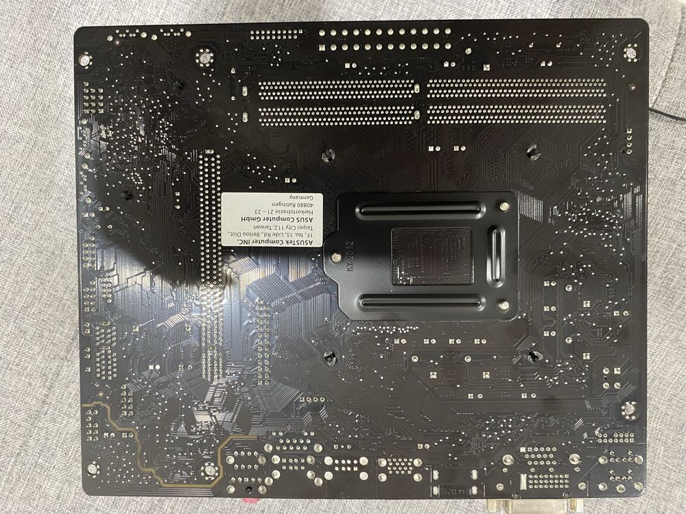 Продам матринскую плату Asus H310+процессор i3 9100F+ 8гб оперативы