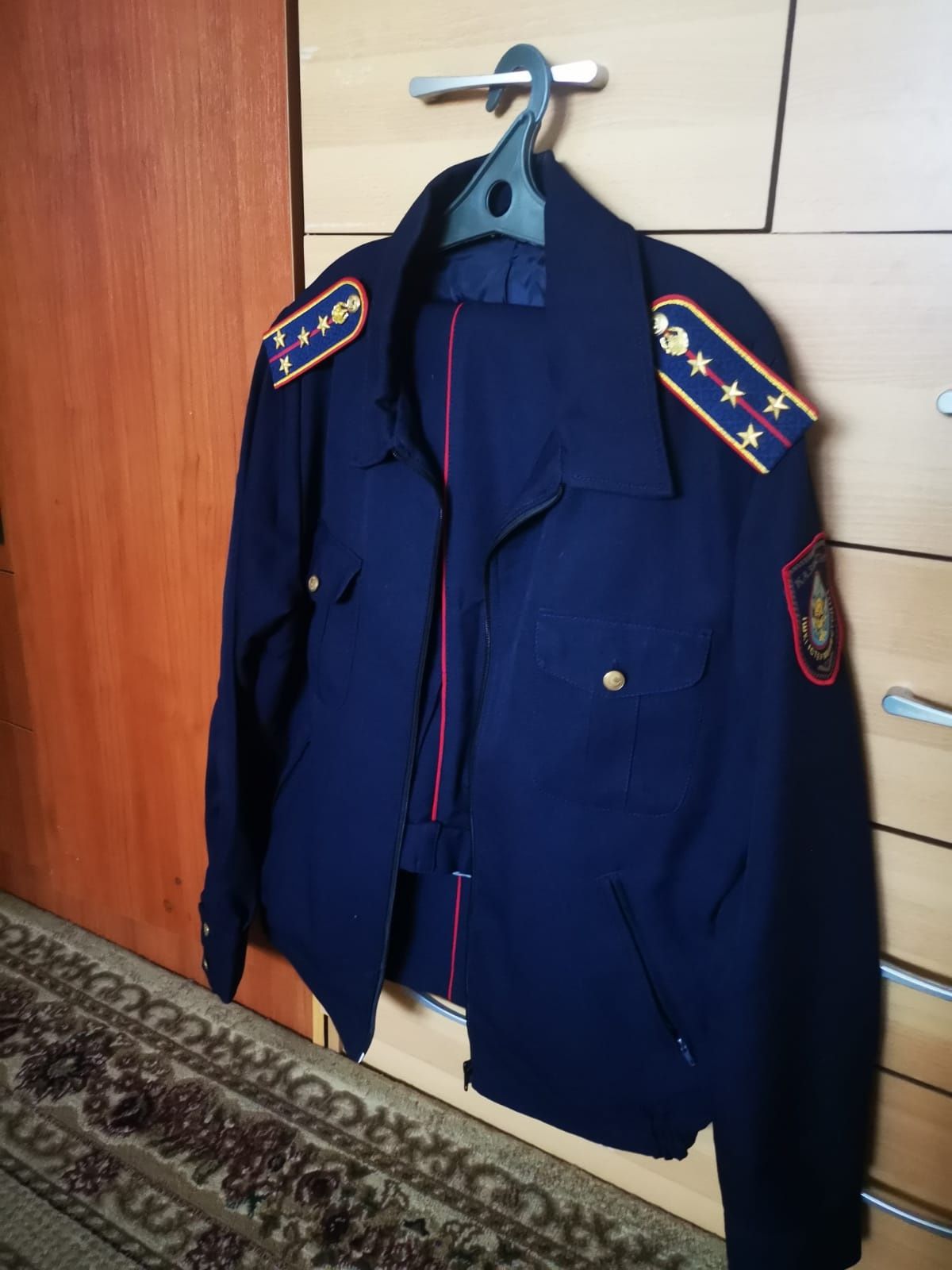 Продам полицейскую форму