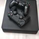 Продам PS4 slim 1TB,2 джойстика,GTA-5,FIFA-22,UFC-4