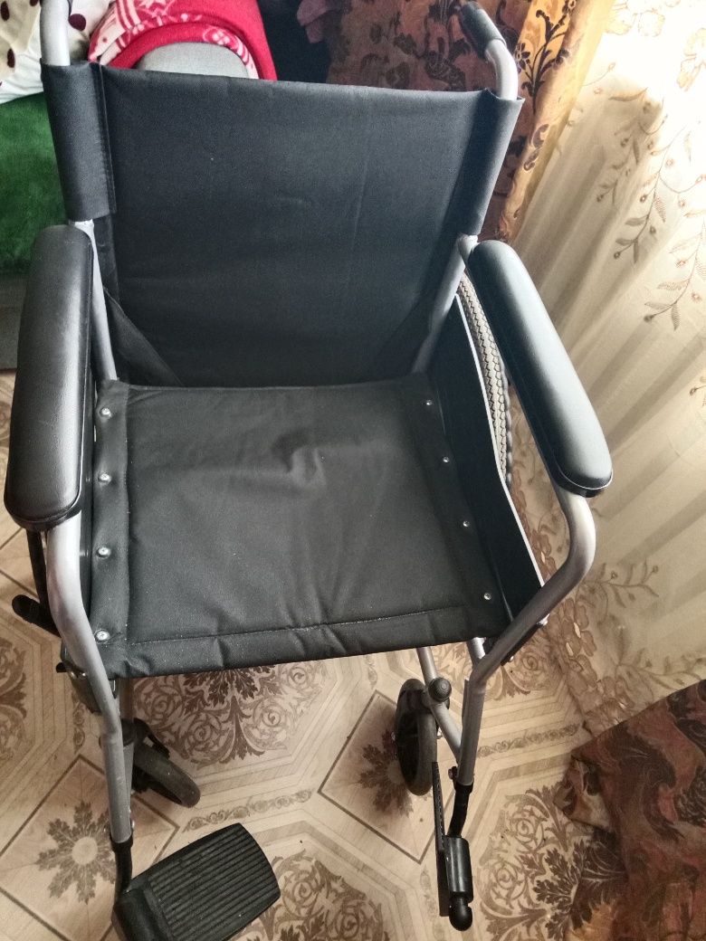 инвалидная коляска