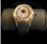 Продам часы корум бабл часы. CORRUM BUBBLE WATCH original новый.