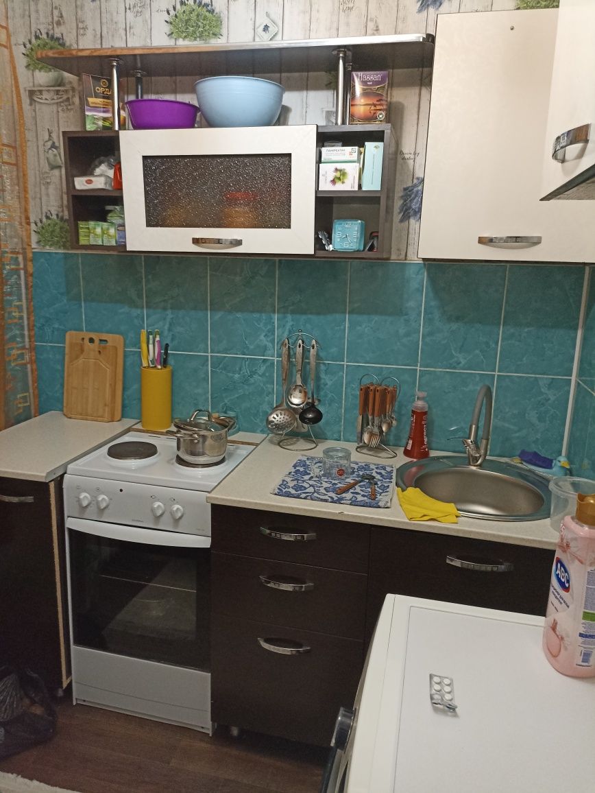 Меняю трёхкомнатную на двух кроме крайних этажей с доплатой или продам