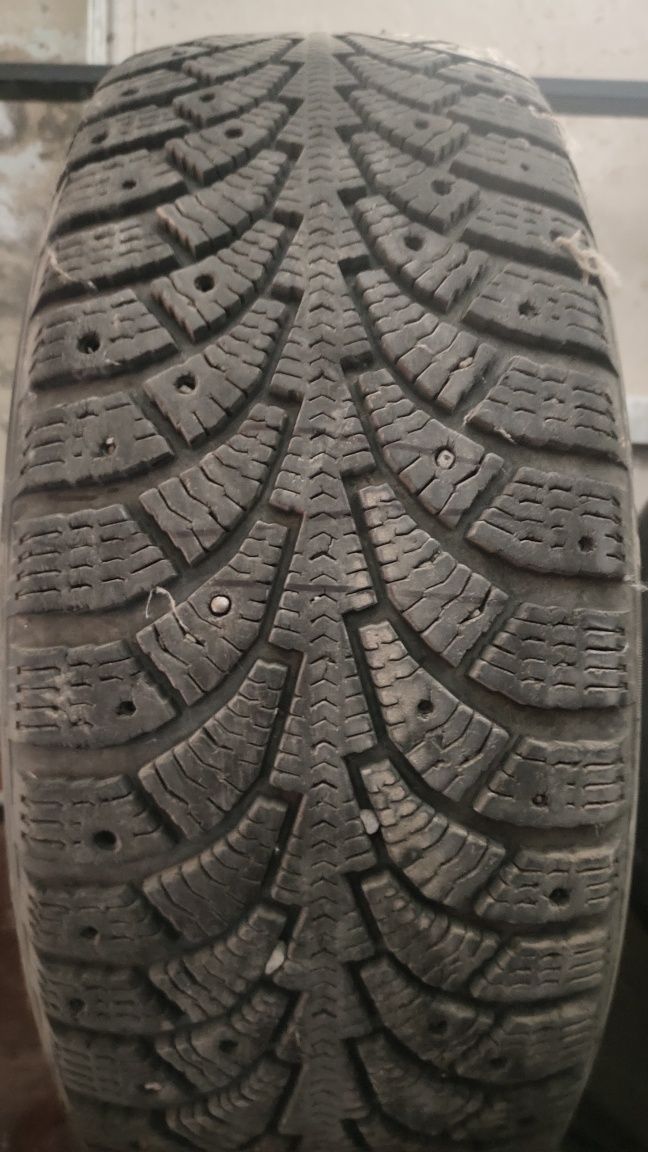 Продам зимние шины 215/60/16