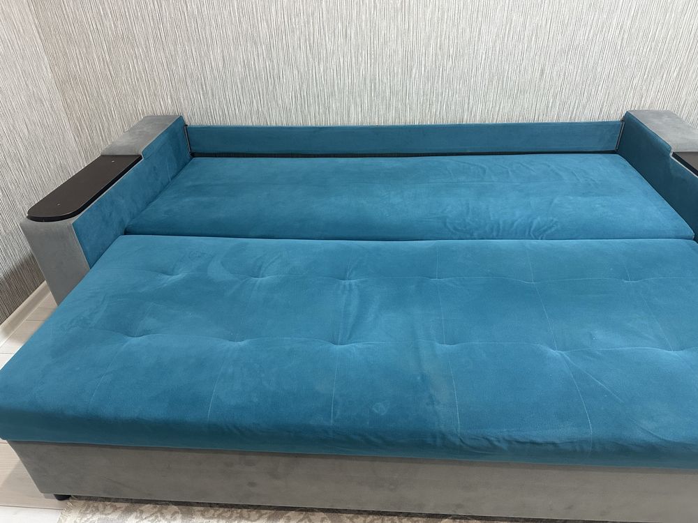 Срочно продам диван с креслом!