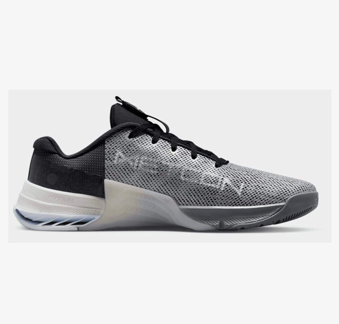 Кроссовки Nike (великаны)