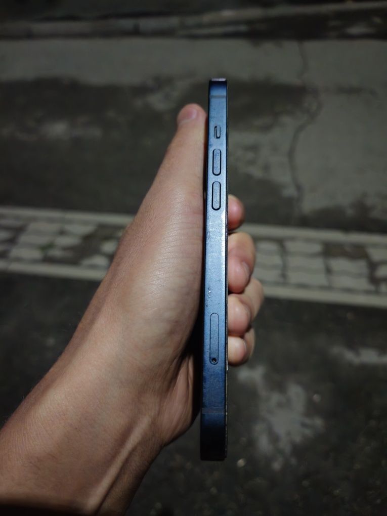 Iphone 13 почти новый