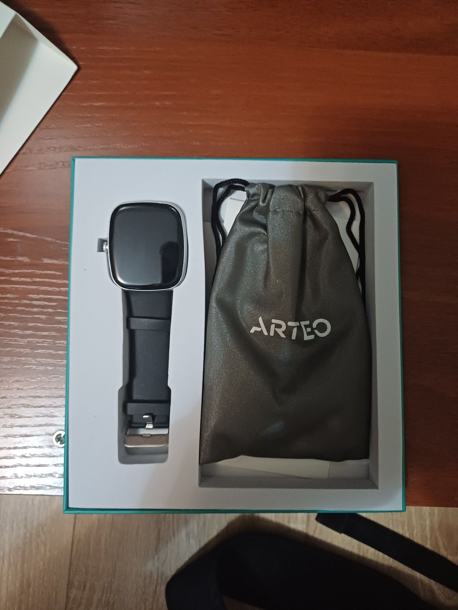 Смартчасы новые Arteo AS10