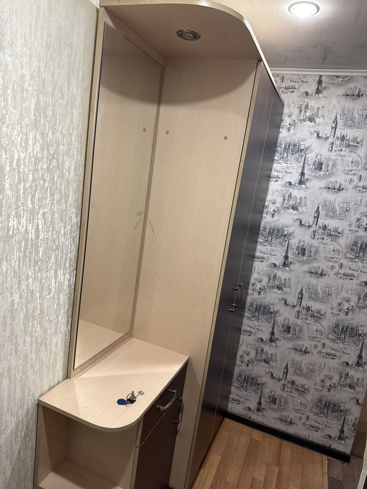 Продам прихожую