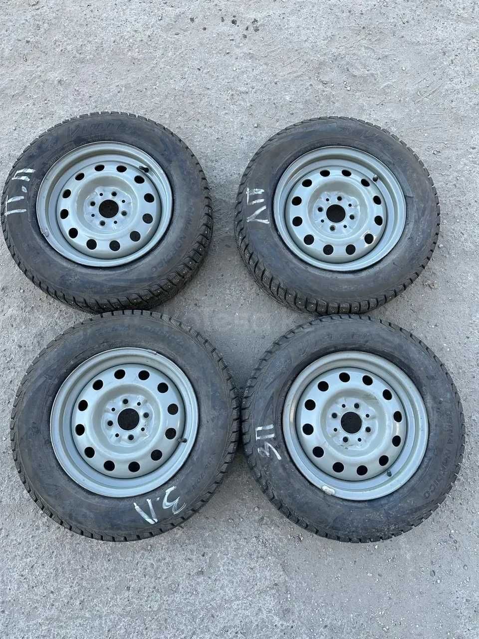 Диски R14 (4x98) c зимней резиной R 14 VIATTI BRINA