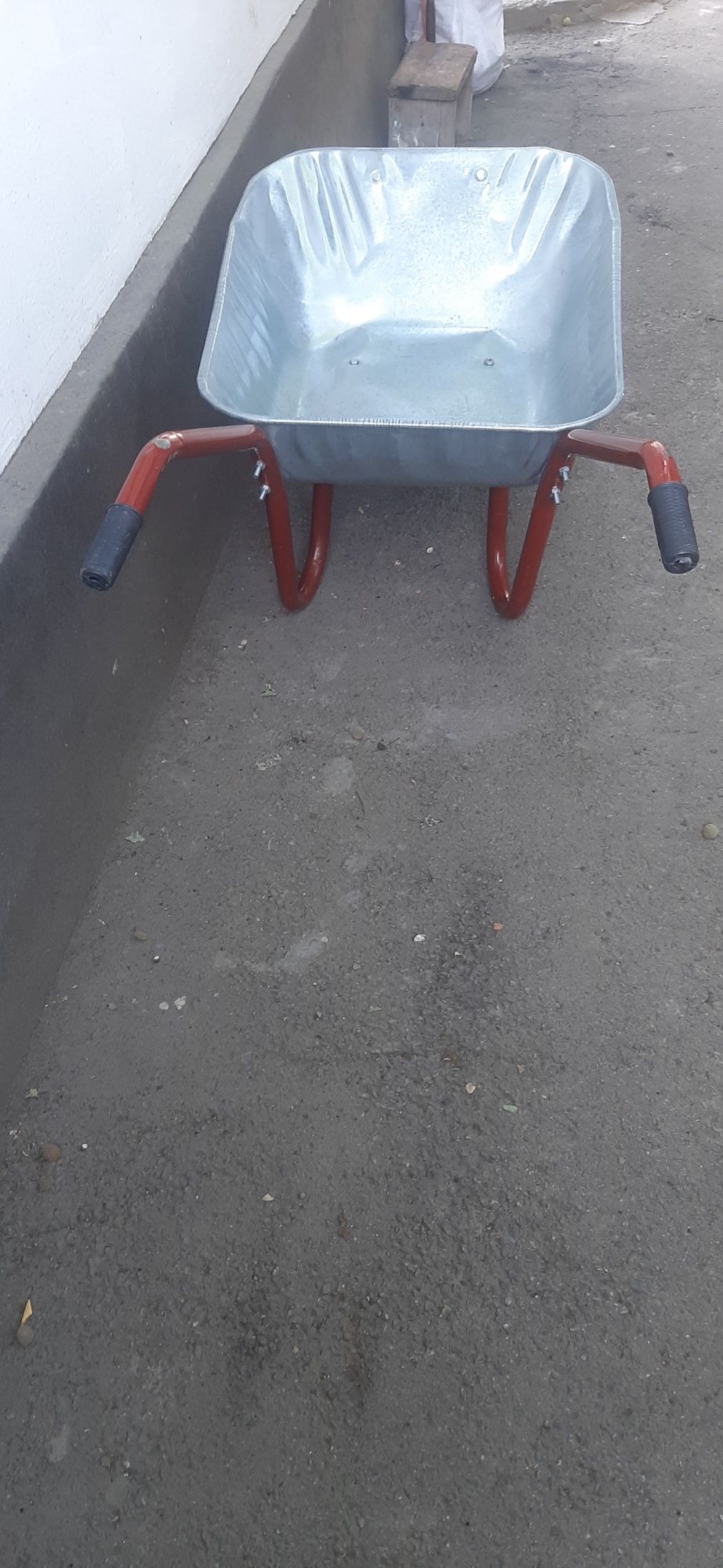 Продам садовую тележку