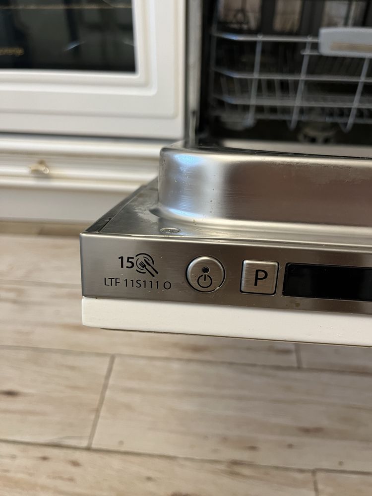 Посудомойка HotPoint Ariston большой