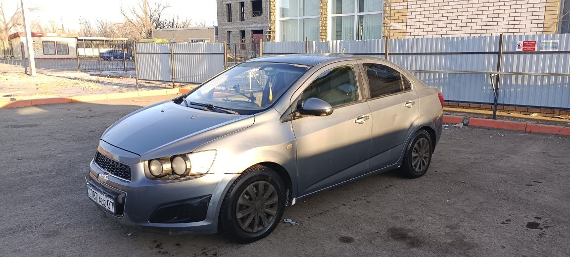 Продам машину Chevrolet Aveo T300