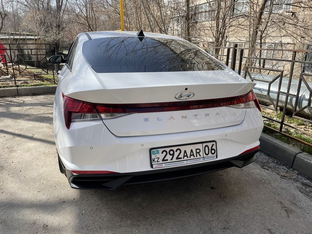Авто как новое в отличном состоянии в белом цвете