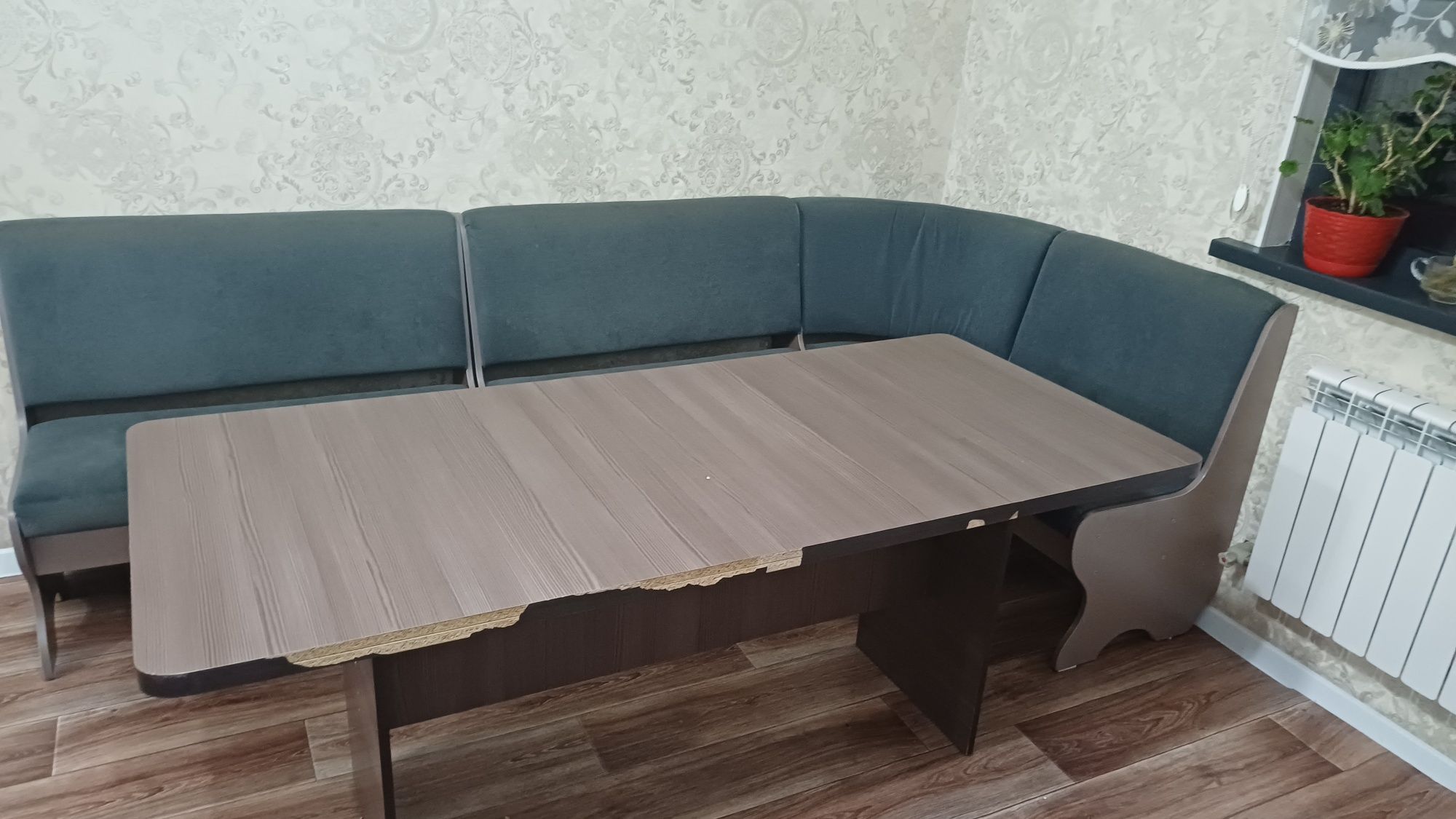 Продам стол для куний