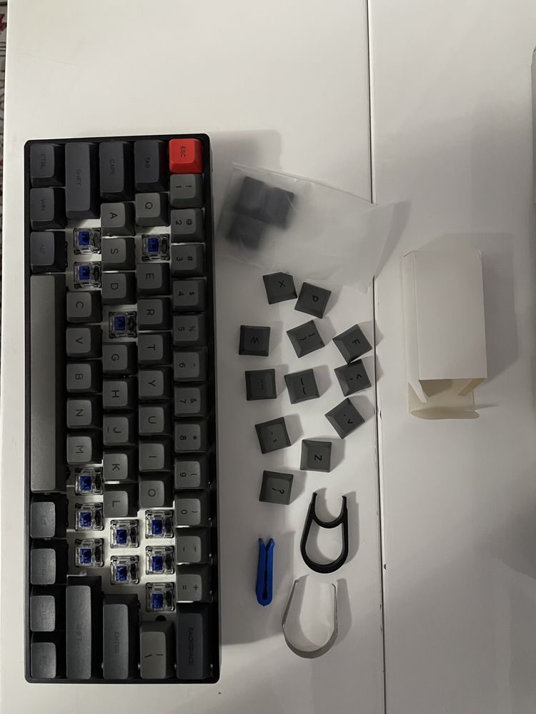 Компактная беспроводная механическая клавиатура RGB SK61 bluetooth