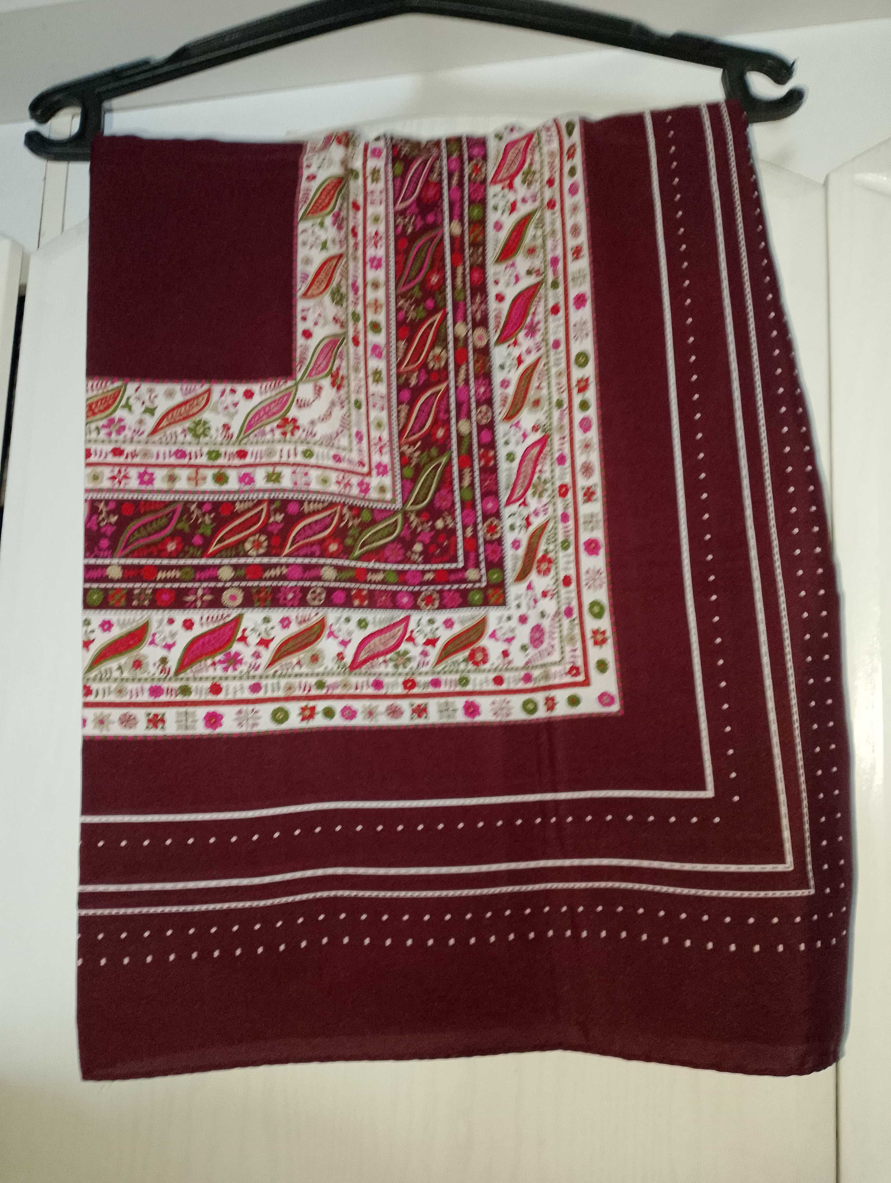 Срочно продам шарф и платки.