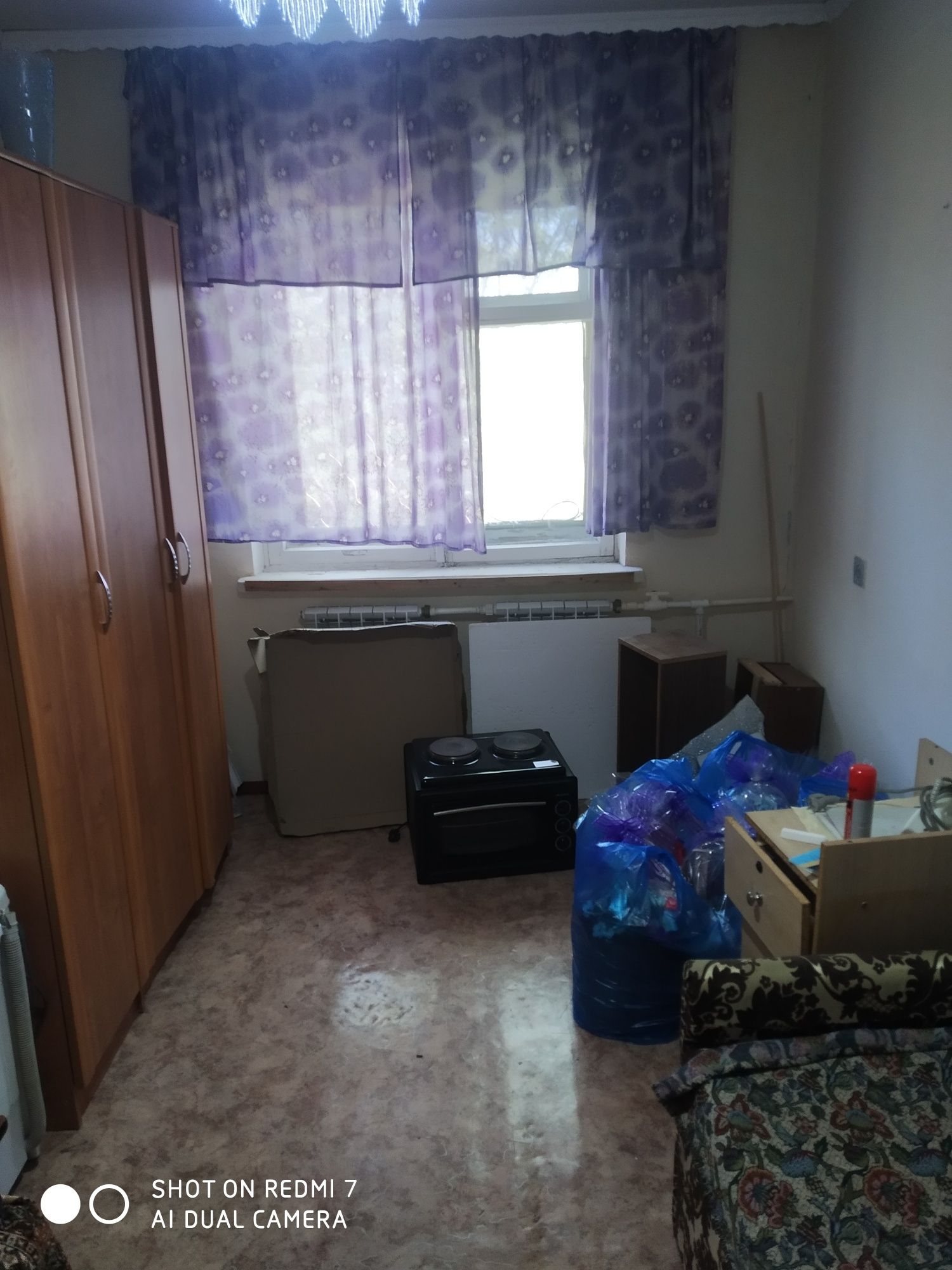 Продам 2х комнатную по Абая 42