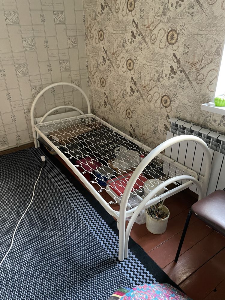 кровать железный