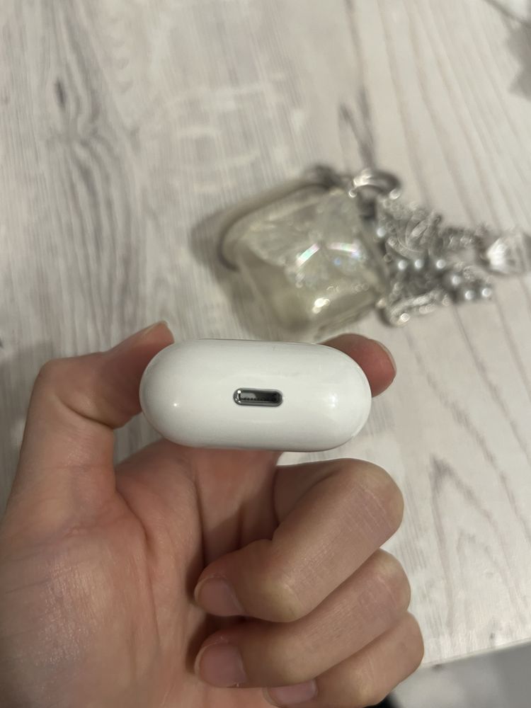 Беспроводные наушники airpods