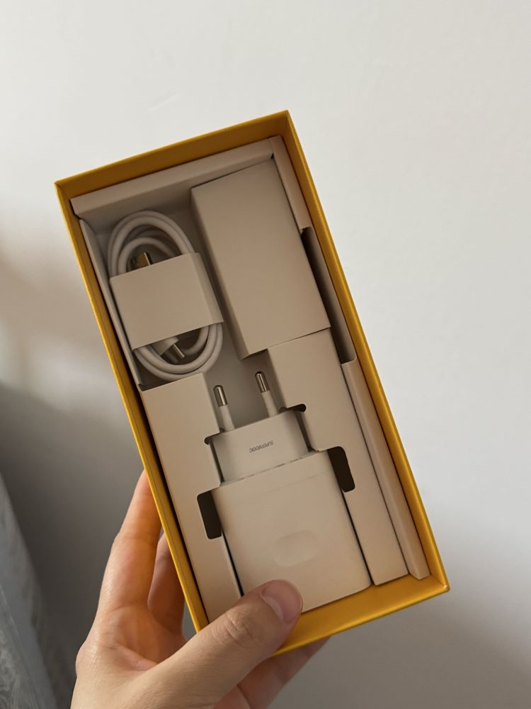 Продам сотку Realme