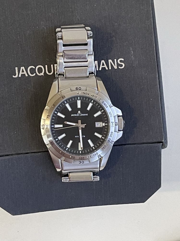 Стильные часы Jacques Lemans