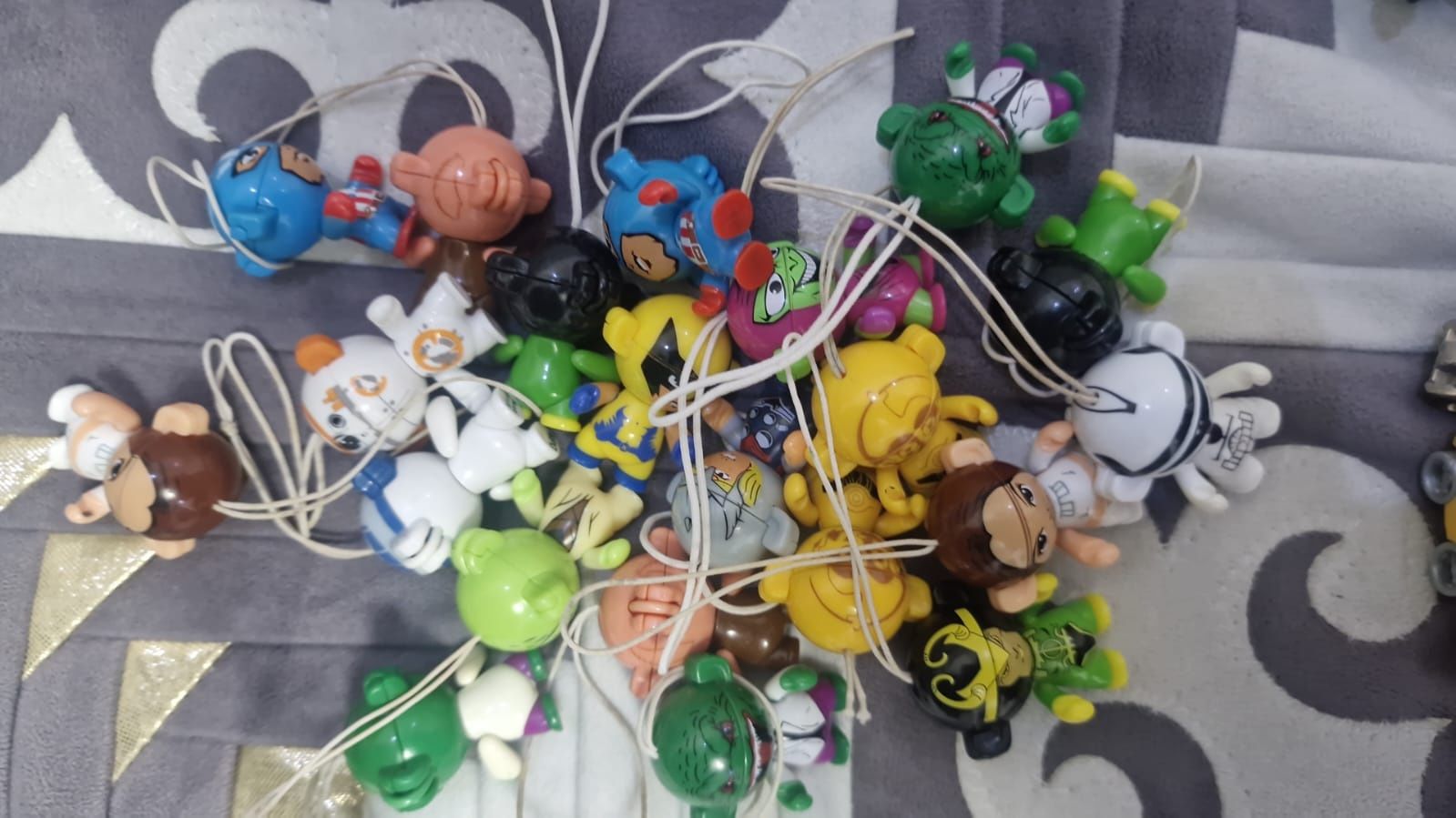 Коробка игрушек Kinder и не только