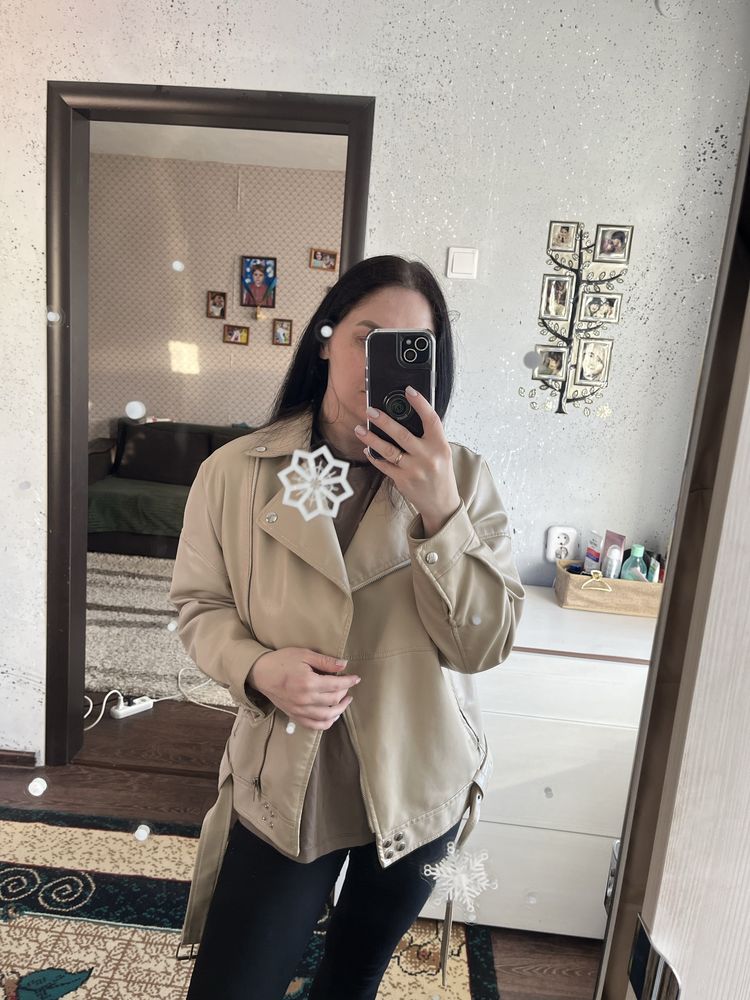 Женская одежда (куртки)