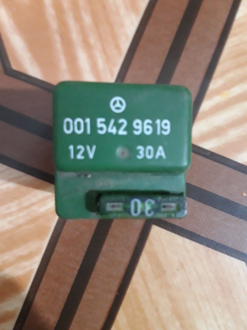 Продам запчасты w202