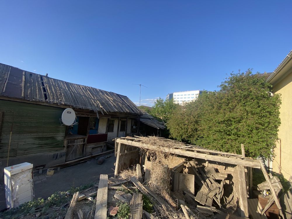 Продам земельный участок с домом