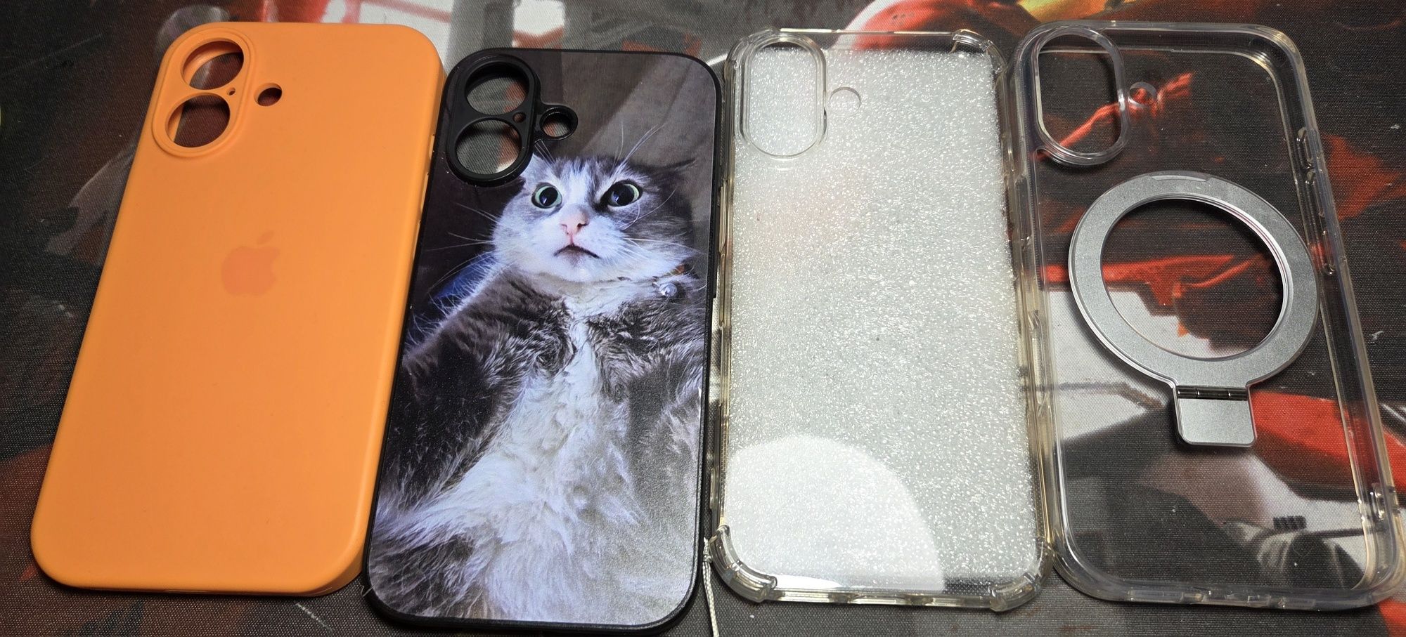 Продам чехлы на iPhone 16