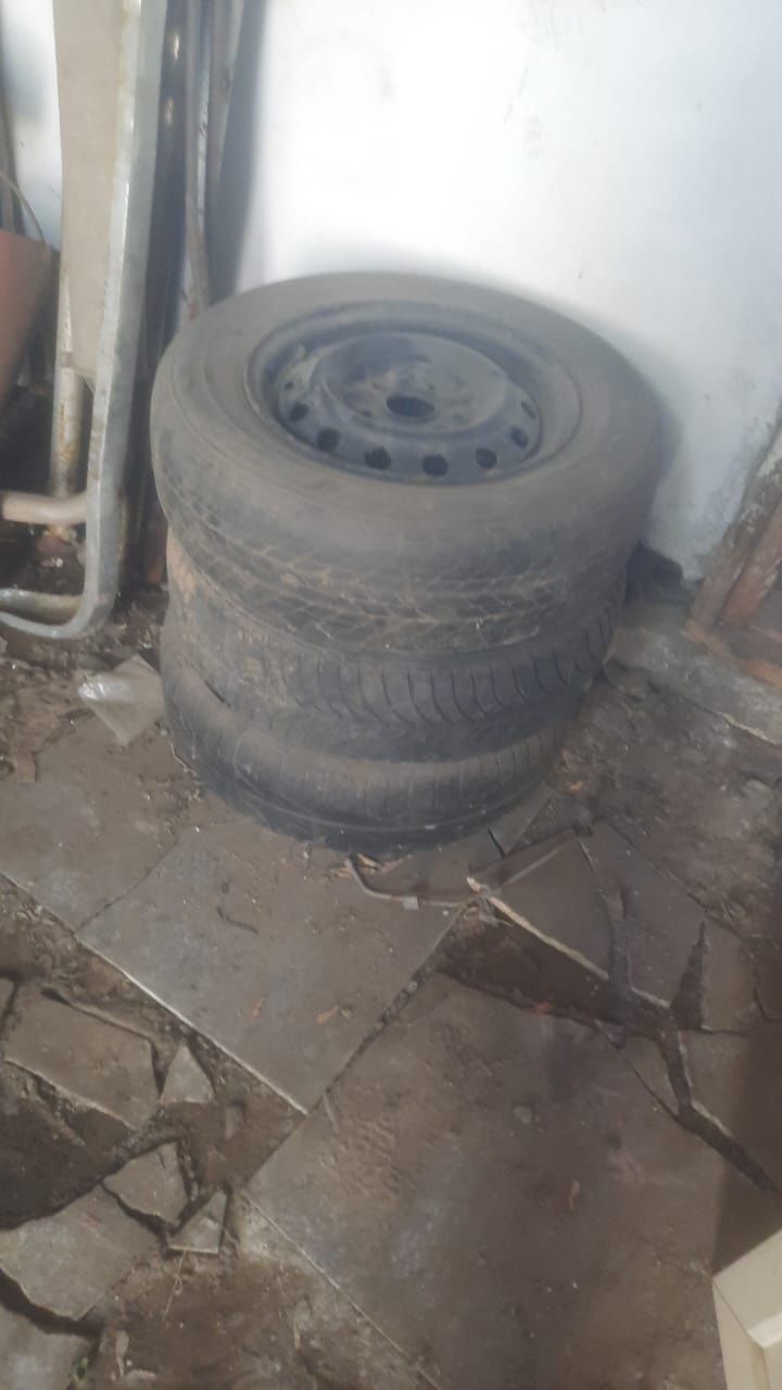 Продам диски на R 15 от  тойтота ярис