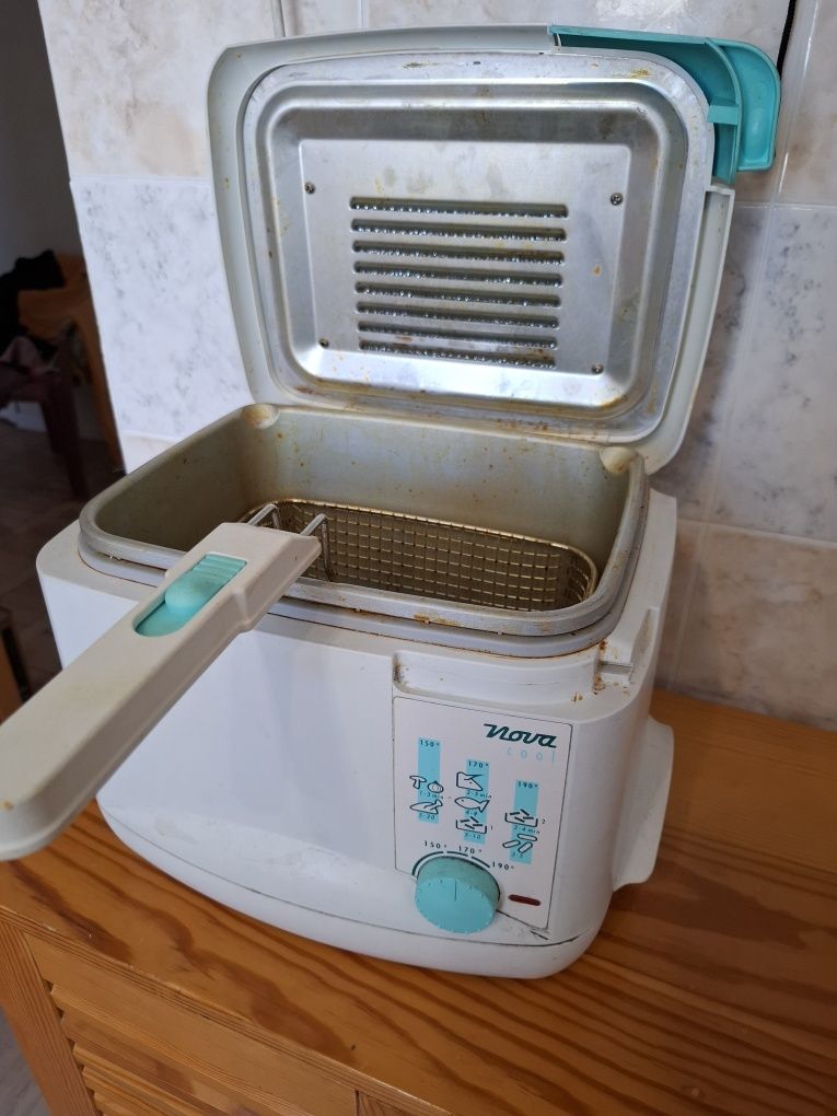 Продам фритюрницу на 1.5- 2л масла минимум, европейского качества